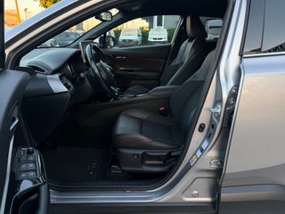 Toyota C-HR 2017 Automatic-thumb-26