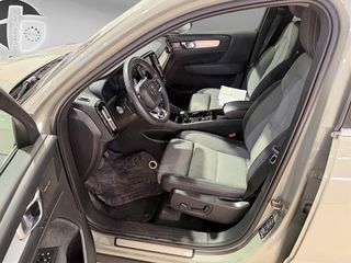 Volvo XC40 2023 1.5 T4 211HP PHEV PLUS BRIGHT!-thumb-2