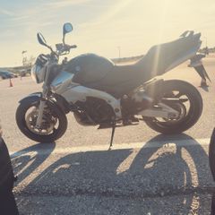Suzuki GSR 600 2008-thumb-2