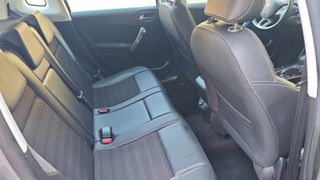 Peugeot 2008 2016 1.2 PURETECH 110 ALLURE-thumb-14