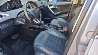 Peugeot 2008 2016 1.2 PURETECH 110 ALLURE-thumb-11