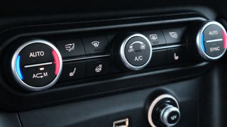 Alfa Romeo Stelvio 2018 Q4 | Navi | Led | R20'' | AUTODEDOUSIS-thumb-29