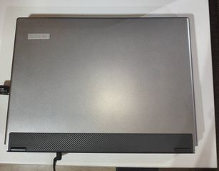 2 laptop και ένα ηχοσύστημα-thumb-3