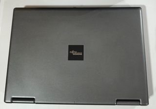 2 laptop και ένα ηχοσύστημα-thumb-4
