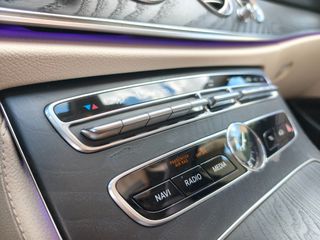 Mercedes-Benz E 300 2019 E 300 BLUETEC HYBRID DIESEL-thumb-31