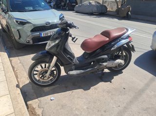 Piaggio Beverly 250 2004-thumb-4