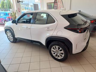Toyota Yaris Cross 2023 1,5 HDF 12v HEV  Active 2WD e-CVT-5d 116hp Hybrit-thumb-8
