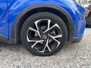 Toyota C-HR 2018 1.8 HYBRID-thumb-12