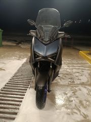 Yamaha XMAX 300 2023-thumb-6
