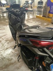 Yamaha XMAX 300 2023-thumb-8