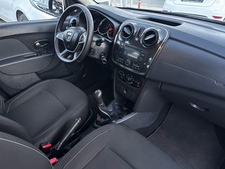 Dacia Sandero 2018-thumb-12