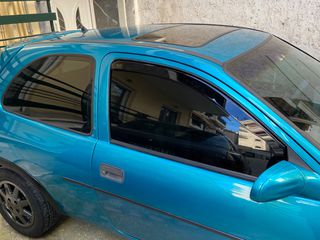 Opel Corsa 1995 B-thumb-3