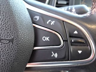 Renault Megane 2018 BOSE EDITION-thumb-46