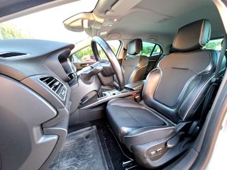 Renault Megane 2018 BOSE EDITION-thumb-22