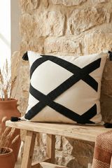 Stewehome Μαξιλαροθήκη τετράγωνη με κέντημα και φούντες από βαμβάκι 42x42 cm