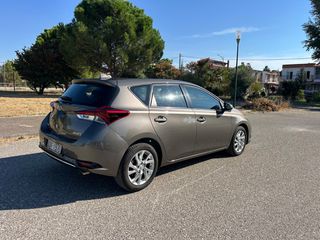 Toyota Auris 2016 1 χερι-thumb-6