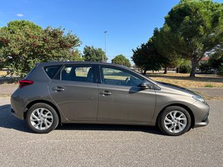 Toyota Auris 2016 1 χερι-thumb-7