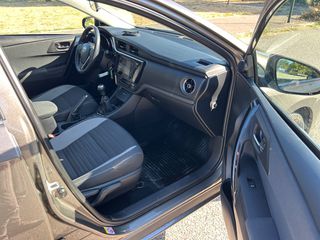 Toyota Auris 2016 1 χερι-thumb-11
