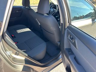 Toyota Auris 2016 1 χερι-thumb-13