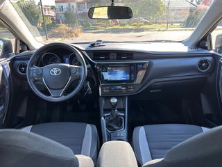 Toyota Auris 2016 1 χερι-thumb-18