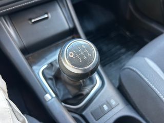 Toyota Auris 2016 1 χερι-thumb-26