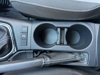 Toyota Auris 2016 1 χερι-thumb-29