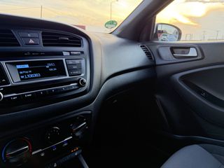 Hyundai i 20 2017 1.2 YES!-thumb-36