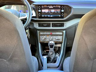 Volkswagen T-Cross 2023 LIFE PLUS / i COCKPIT / PARK PILOT / IQ DRIVE / CAMERA-thumb-16