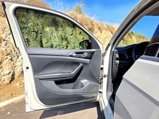 Volkswagen T-Cross 2023 LIFE PLUS / i COCKPIT / PARK PILOT / IQ DRIVE / CAMERA-thumb-26
