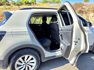 Volkswagen T-Cross 2023 LIFE PLUS / i COCKPIT / PARK PILOT / IQ DRIVE / CAMERA-thumb-27