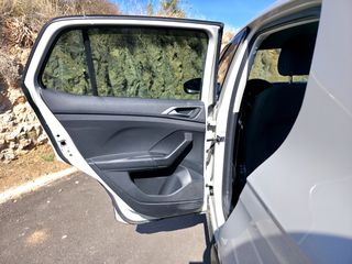 Volkswagen T-Cross 2023 LIFE PLUS / i COCKPIT / PARK PILOT / IQ DRIVE / CAMERA-thumb-32