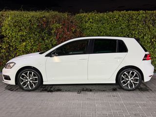 Volkswagen Golf 2016 1,6TDI BLUEMOTION / R-LINE-thumb-1