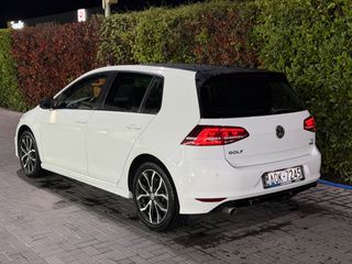 Volkswagen Golf 2016 1,6TDI BLUEMOTION / R-LINE-thumb-2