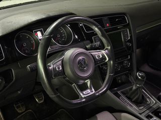 Volkswagen Golf 2016 1,6TDI BLUEMOTION / R-LINE-thumb-3