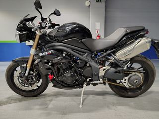 Triumph Speed Triple 1050 2013-thumb-1