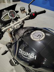 Triumph Speed Triple 1050 2013-thumb-4
