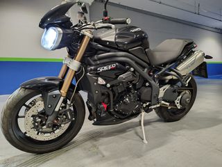 Triumph Speed Triple 1050 2013-thumb-7