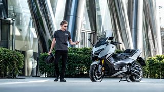 Yamaha TMAX 560 Tech Max 2026 ΠΡΟΣΦΟΡΑ -1000€  ΕΩΣ 84 ΜΗΝΕΣ ΔΩΡΕΑΝ 3ος  ΧΡΟΝΟΣ ΕΓΓΥΗΣΗΣ-thumb-31