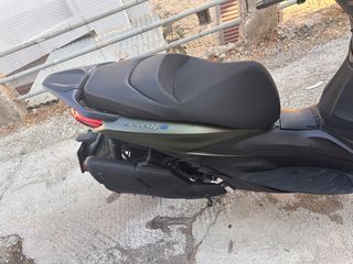 Piaggio Beverly 400 2025 S-thumb-2