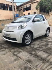 Toyota iQ 2011