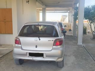 Toyota Yaris 2003-thumb-3