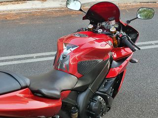 Yamaha YZF-R1 2006-thumb-6
