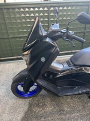 Yamaha NMAX 125 2025 blue core-thumb-1
