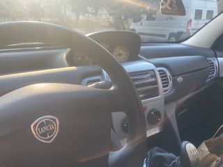 Lancia Ypsilon 2008-thumb-8