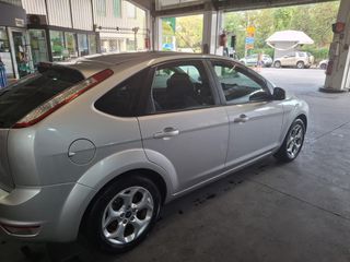 Ford Focus 2010 COLLECTION-thumb-2