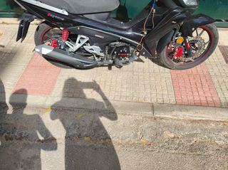 Daytona Velos 2023 R125-thumb-5