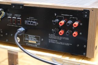 Kenwood KR-7050-thumb-9