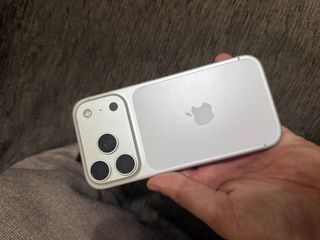 IPhone 17 Pro Silver 90%-thumb-1