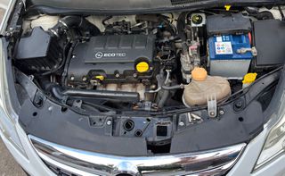 Opel Corsa 2012-thumb-9