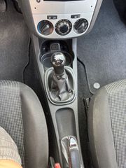Opel Corsa 2012-thumb-20